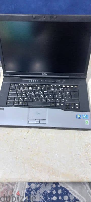 لابتوب فوجيتسو للبيع بحالة جيدة الجيل الثالث  core i5 0