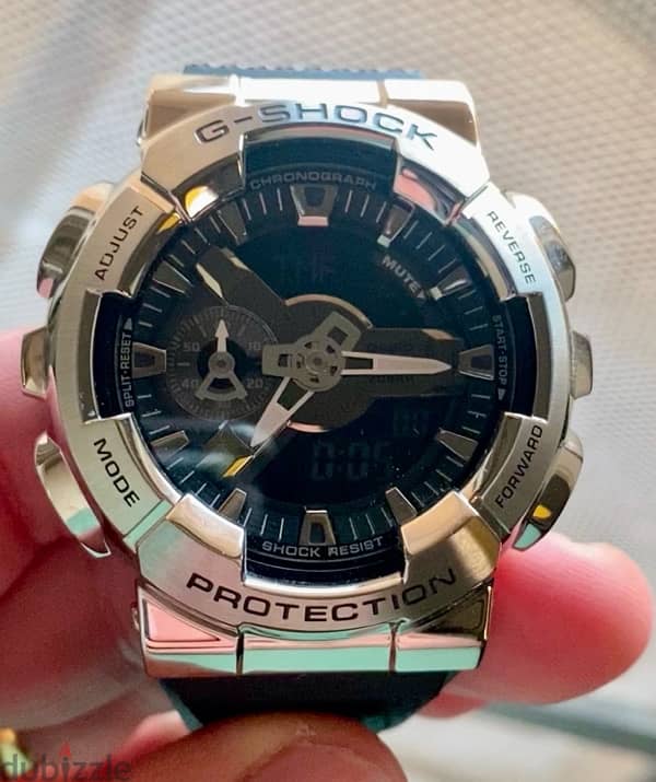 Casio - G-Shock - GM-110-1ADR 1