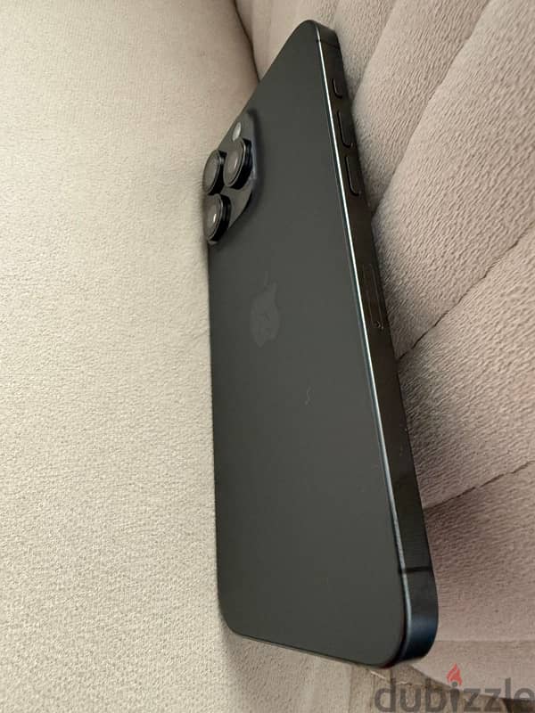 iPhone 15 Pro max 256 Natural Black 4