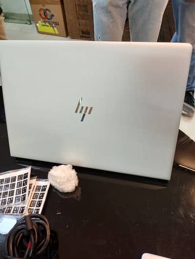 لاب كسر زيرو hp elite book الجيل الخامس بالكرتونه