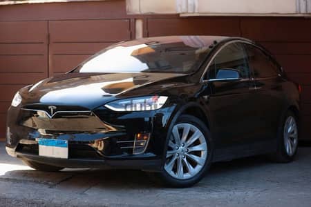 Tesla  Model X  2017  Black x black 80,000 km