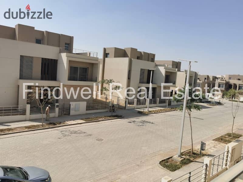 Town house for sale palm hills new cairo with down payment and installments with a very good price 0