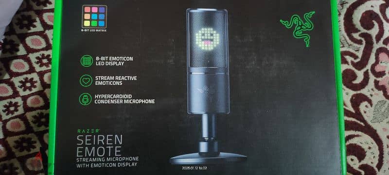 razer seiren emote 1