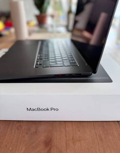 MacBook Pro max m3