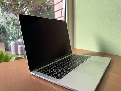 MacBook Pro 13 inch Core i7 16gb ram 1TB ssd in excellent condition