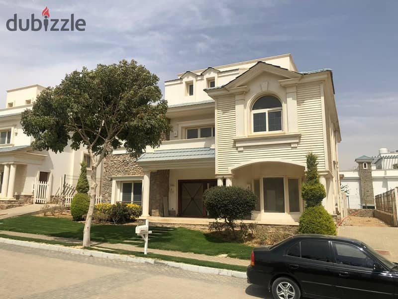 Villa for sale in MOUNTAIN VIEW 1 Compound Mountain View 1 (villa area 525 square meters divided into 6 rooms / 6 bathrooms) in a special location ins 0