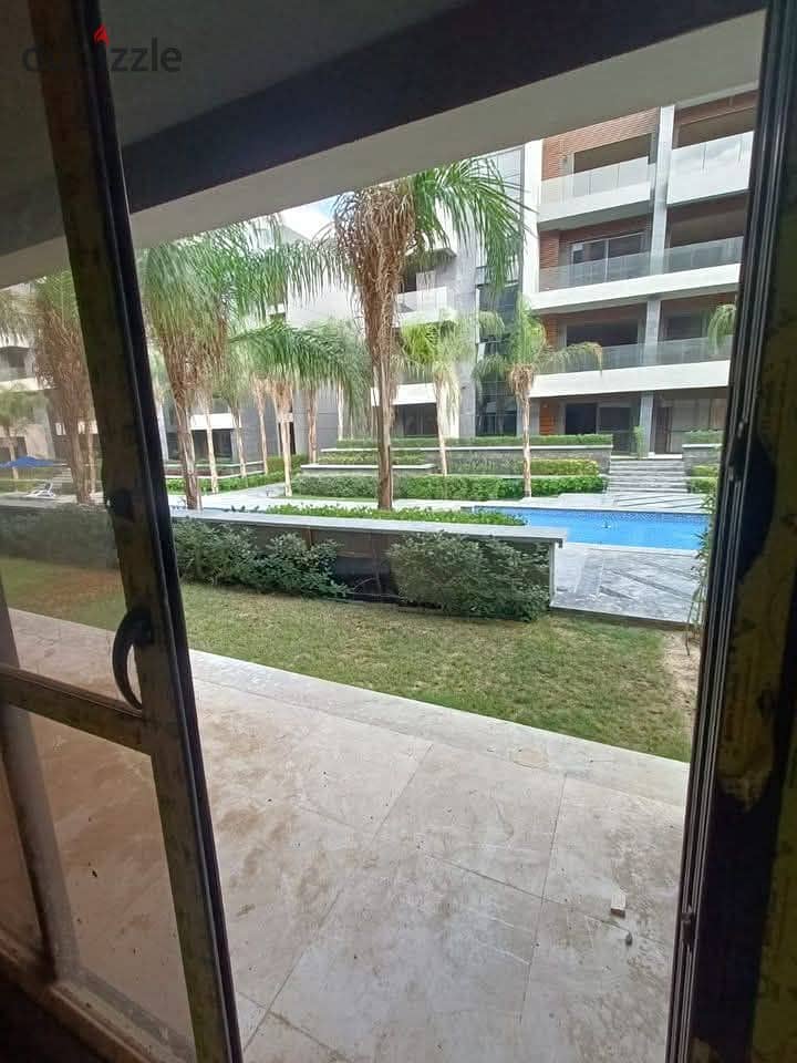 شقة 162م + 70م جاردن للبيع فى كمبوند لافيستا الباتيو اورو La Vista El Patio Oro Compound التجمع الخامس 0