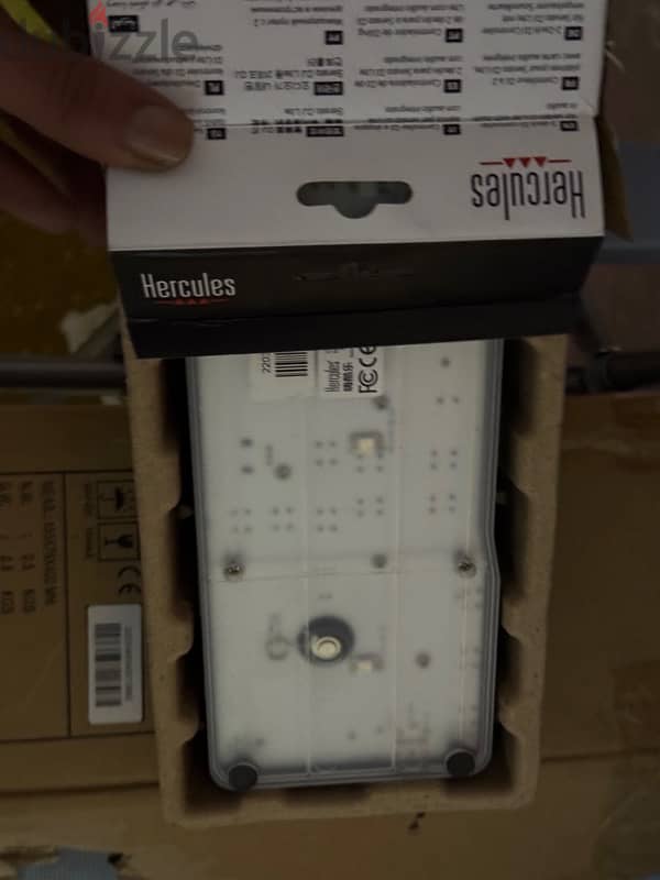 Hercules DJCONTROL STARLIGHT - Portable DJ mixer 9