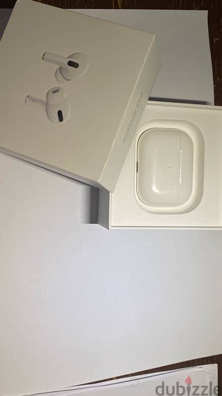 AirPods Pro (1st Generation - Lightning Port) 0