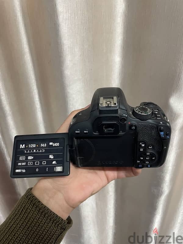 canon 800D + kit lens (very good condition) 2