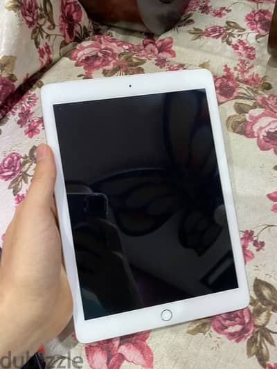 iPad  الجيل السادس