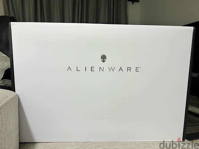 Dell Alienware M18 R2 Gaming Laptop 1