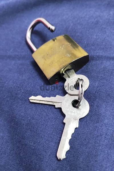 Small Baggage Lock with Keys