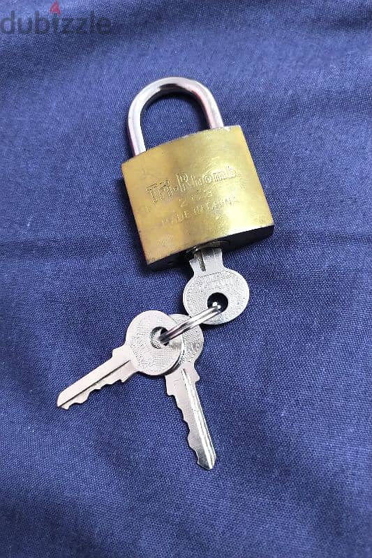 Small Baggage Lock with Keys 1