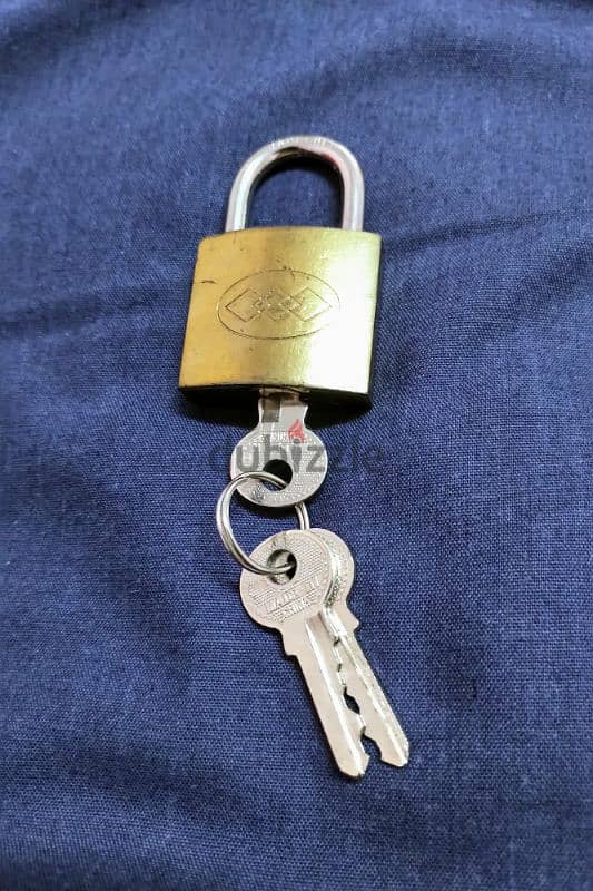 Small Baggage Lock with Keys 3