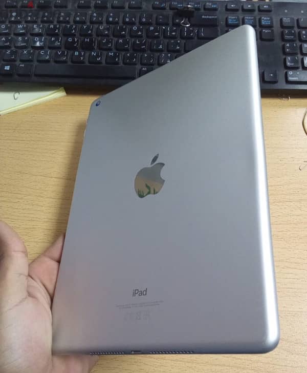 Apple iPad 6Th 32G (Wi-Fi ) 6