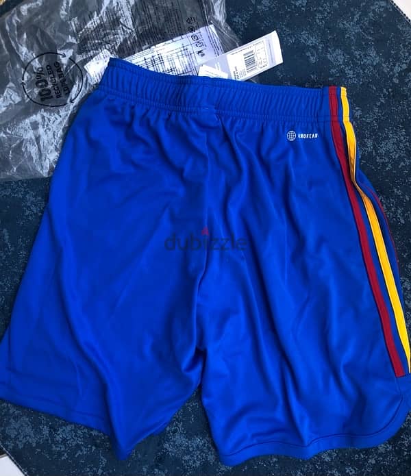 adidas shorts size small 7