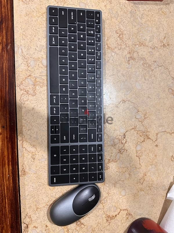 Apple compatible wireless keyboard and mouse 2