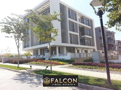 Apartment at a bargain price in the heart of the compound next to Cairo International Airport and on the Suez Road in Taj City Compound from Madinet M