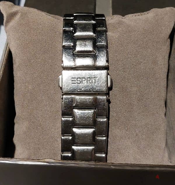 Esprit watch from saudi arabia excellent condition 2