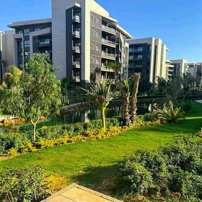 Apartment for sale ground in garden in privado, area of 100 M AND 45 M GARDEN, OLD RESERVATION AND VIEW ON THE LARGEST WIDE GARDEN, IMMEDIATE RECEIPT,