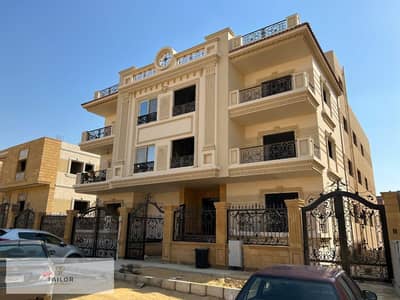 Apartment for sale in the Tamr Hanna Villas area, Fifth Settlement, near the North 90th Street and all services