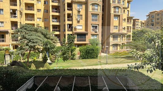 Apartment for Sale in Madinaty, 211m²  Prime location directly next to services.  Adjacent to the largest wide garden in the phase