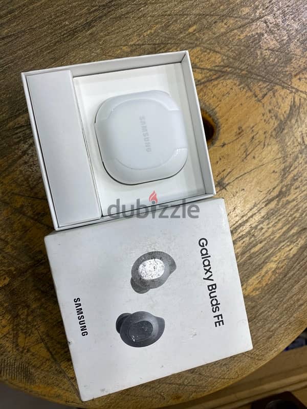 Galaxy Buds FE Black جديد متبرشم 2