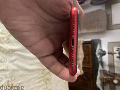 iphone XR 64 فيه كسر في الظهر فقط