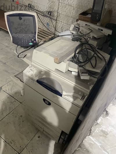 ماكينه تصوير مستندات 250 xerox مستعمله