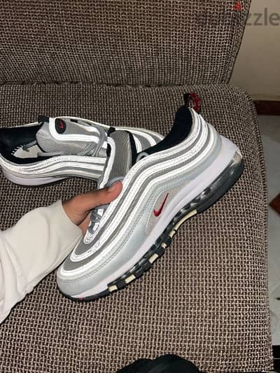 air max 97  ميرور استعمال خفيف مقاس 42