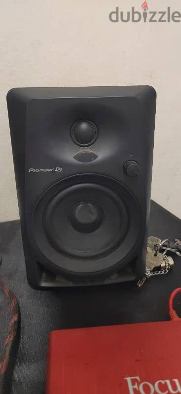 Pioneer dm-40