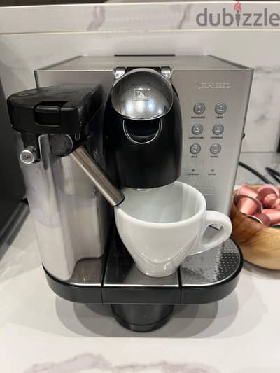 Nespresso Lattissima Coffee Machine ماكينة القهوة نسبريسو لاتيسيما