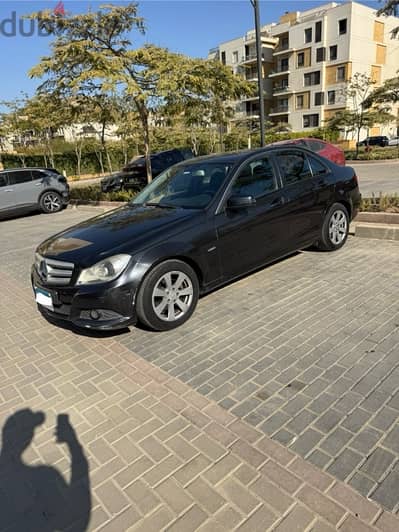 Mercedes-Benz C180 2012, فابريكه بالكامل