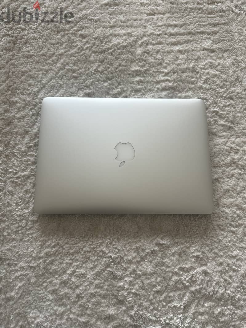 Apple Macbook Pro (Retina, 13-inch, Early 2015) 1