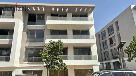 208 sqm apartment for sale in Joulz at a special price with installments. Ready for handover within months. JOULZ, near New Giza.