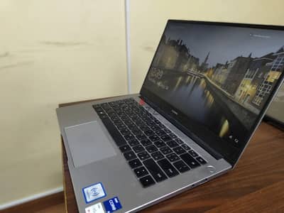 اخف و اقوي لابتوب بينافس ال ماك بوك Huawei D15 Matebook