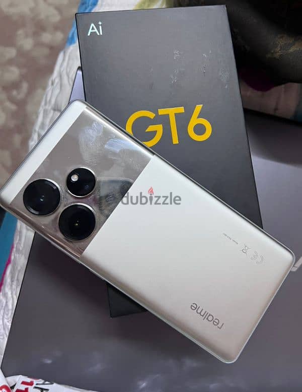 Realme GT6 12/256 1