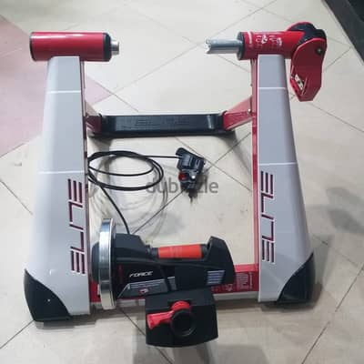 Elite Novo Force Home Trainer Like New. حامل عجلة للتدريب المنزلي