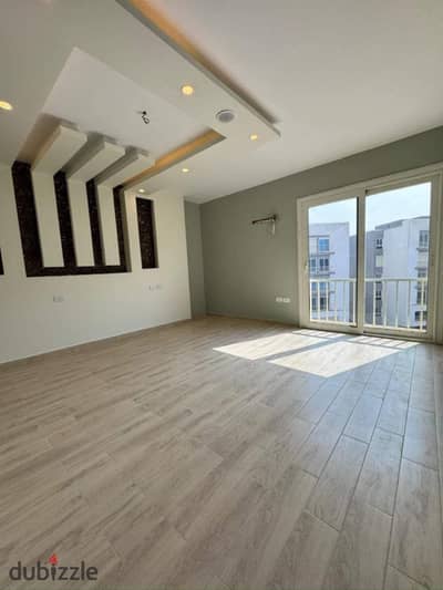 For sale, an immediate receipt apartment, fully finished, with air conditioners and kitchen, in Valorie Compound in Heliopolis, Sheraton Sur, in Sur C