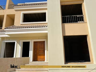 Villa for sale in Sarai Compound, immediate delivery Area: 295 sqm, 3 floors.