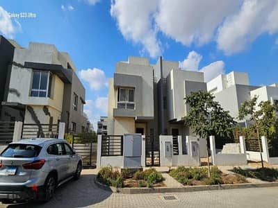 Twin house for sale 280m in Hyde Park - New Cairo