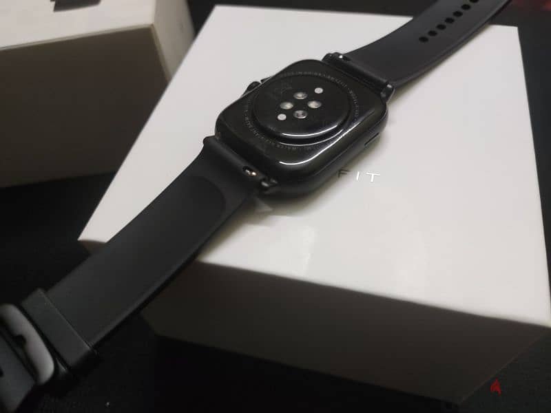 Amazfit GTS 2 Smartwatch (Black) 2