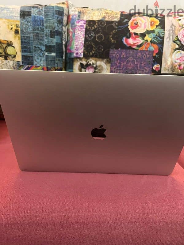 MacBook pro 2019 لقطة 3