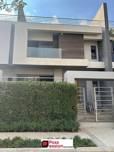 Villa for sale in The Crest New Cairo Compound, prime location on 90th street next to Hyde Park and Sixth Settlement,minutes to Golden Square and AUC