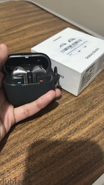 Galaxy buds 3 charging box need