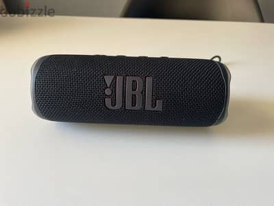 JBL flip 6 in excellent condition