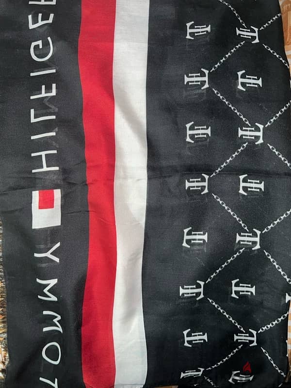 Original Tommy Hilfiger scarf 1