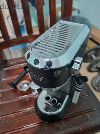 ديلونجي ديديكا اسبريسو Delonghi Dedica espresso EC685