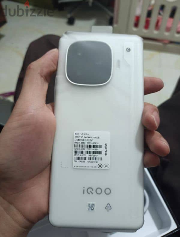 vivo IQoo 13/ one plus 13 3